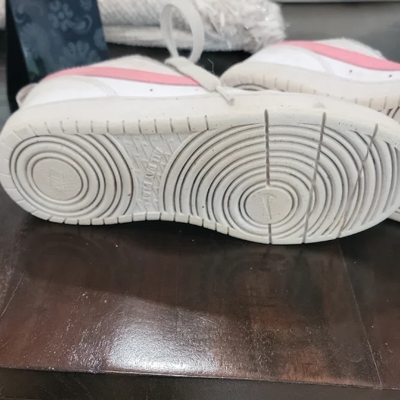 Nike Pink and White Classic Sneakers 5.5Y - Picture 12 of 14